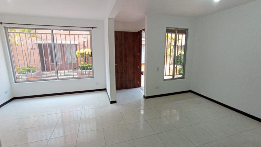 Casa en arriendo Valle Del Cauca Cali Lili 120 m2 Habitaciones 3 Baños 3 Garajes 2 Precio $2800000