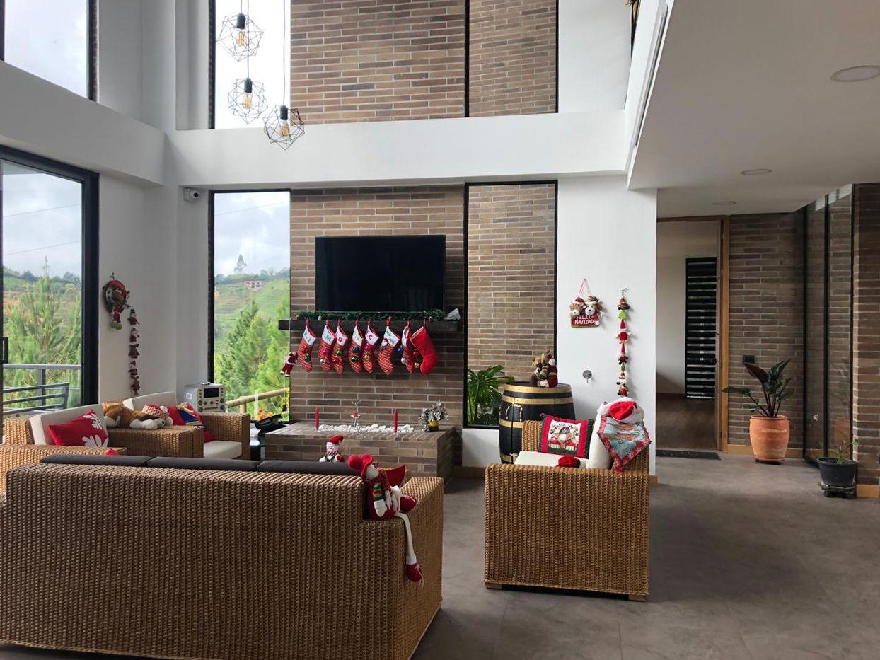 Casa en venta Antioquia Guarne Punto Mayor 370 m2 Habitaciones 5 Baños 6 Garajes 2 Precio $2050000000