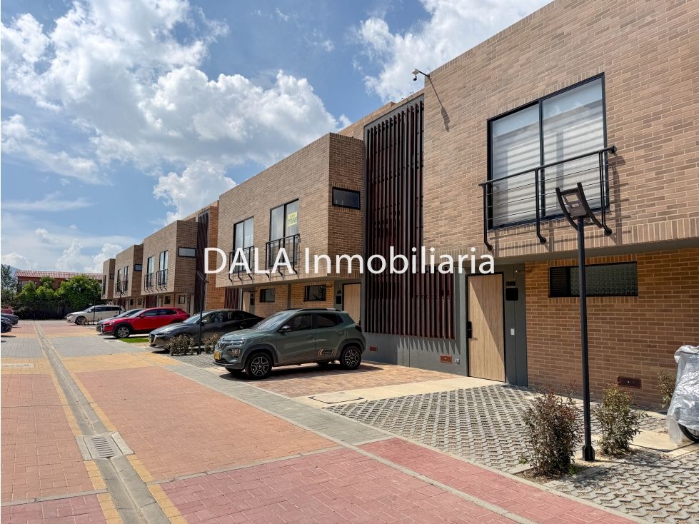 Casa en venta Cundinamarca Chía Chia 106 m2 Habitaciones 3 Baños 4 Garajes 2 Precio $888990000