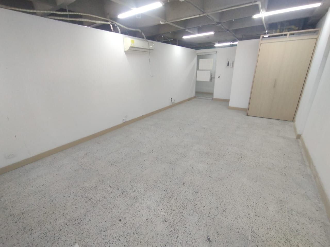 Oficina en arriendo Antioquia Medellín La Candelaria 32 m2 Habitaciones 0 Baños 1 Garajes 0 Precio $1800000
