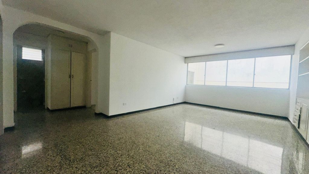 Apartamento en arriendo Valle Del Cauca Cali Granada 110 m2 Habitaciones 2 Baños 2 Garajes 1 Precio $2280000