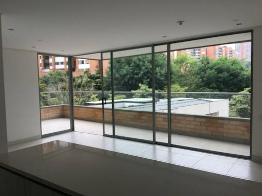 Apartamento en arriendo Antioquia Envigado La Inmaculada 110 m2 Habitaciones 3 Baños 2 Garajes 1 Precio $5500000