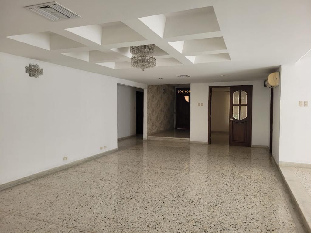 Casa en venta Atlántico Barranquilla Riomar 382 m2 Habitaciones 3 Baños 6 Garajes 4 Precio $2400000000