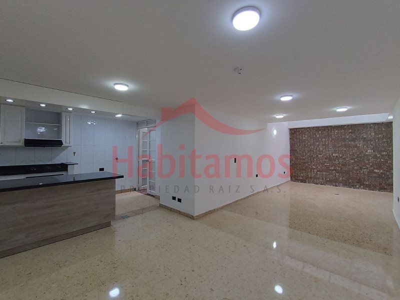 Casa en arriendo Antioquia Medellín Loma De Los Bernal 184 m2 Habitaciones 5 Baños 4 Garajes 1 Precio $5700000