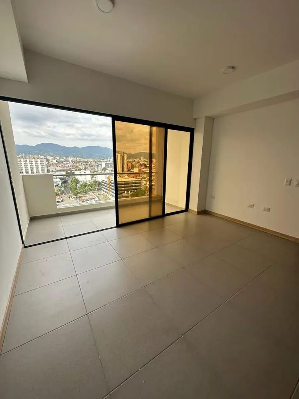 Apartamento en venta Risaralda Pereira San Jose Sur 89 m2 Habitaciones 3 Baños 3 Garajes 1 Precio $440000000