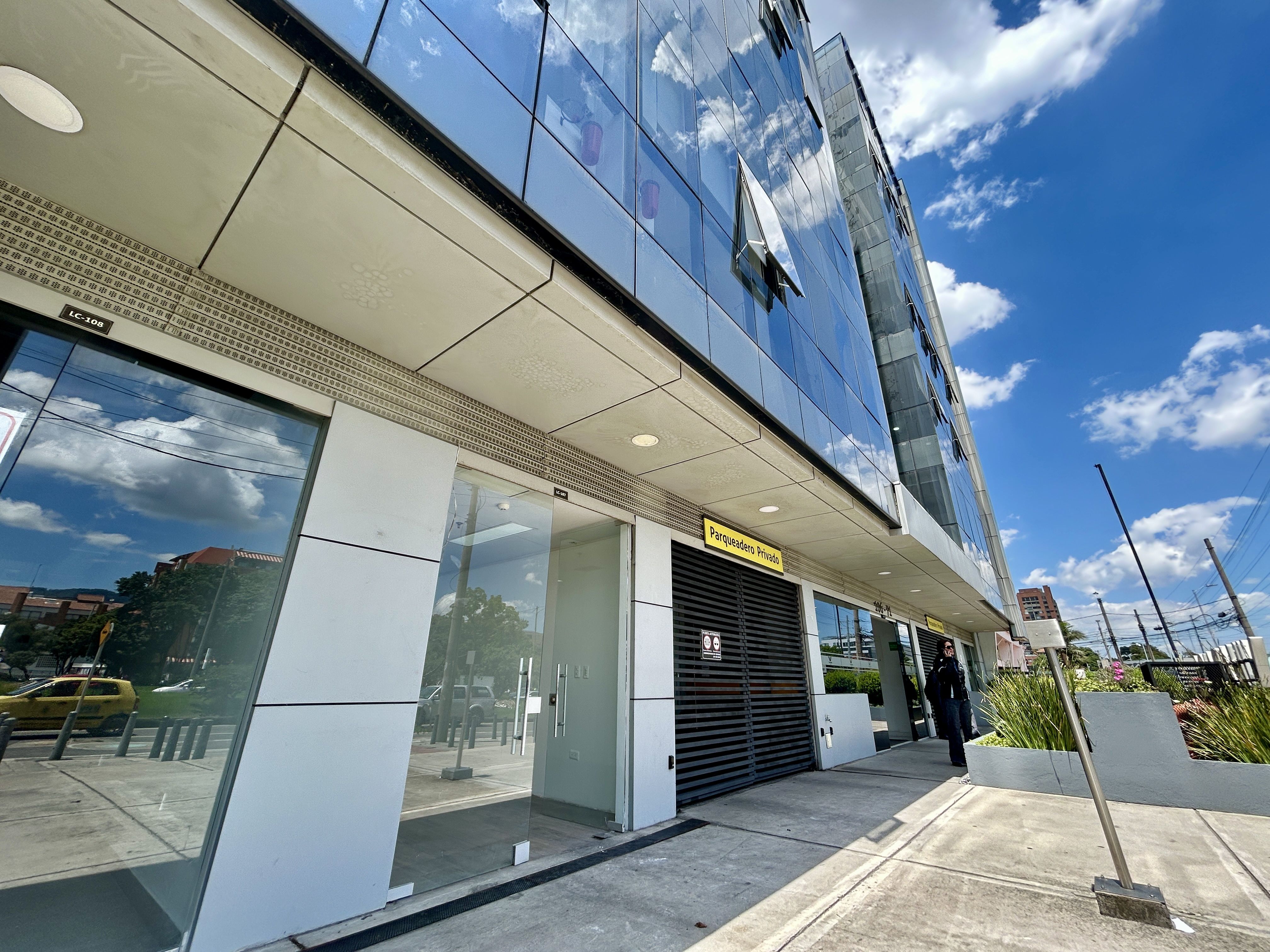 Local en arriendo Cundinamarca Bogotá Estoril 38 m2 Habitaciones 0 Baños 1 Garajes 0 Precio $6500000