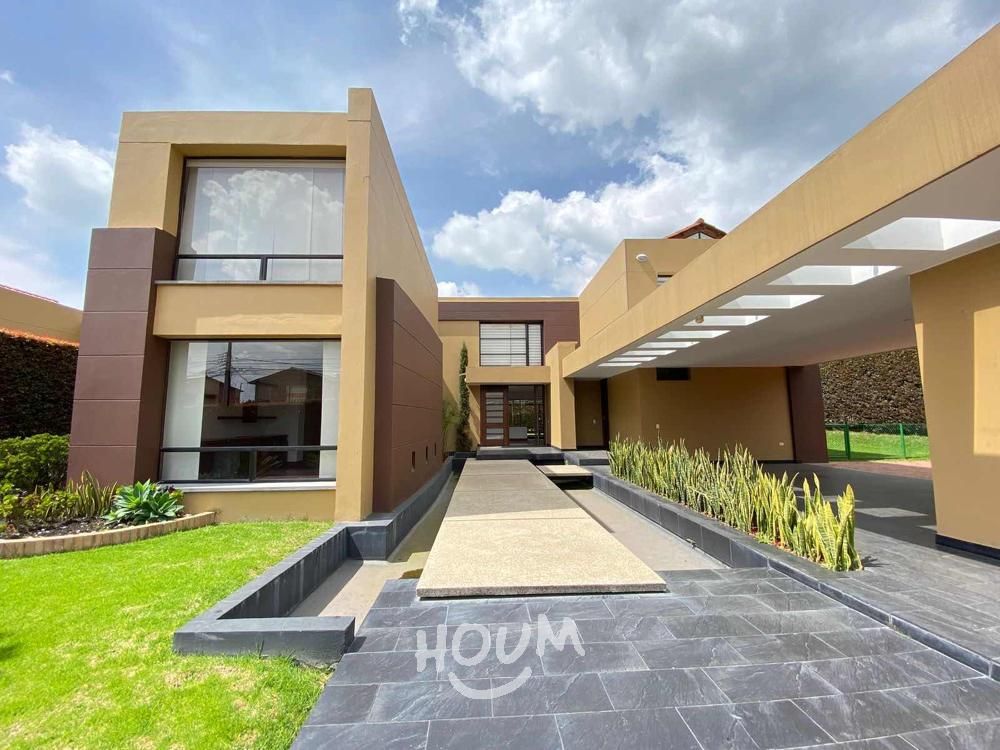 Casa en arriendo Cundinamarca Chía Santa Lucia 200 m2 Habitaciones 4 Baños 5 Garajes 2 Precio $9500000