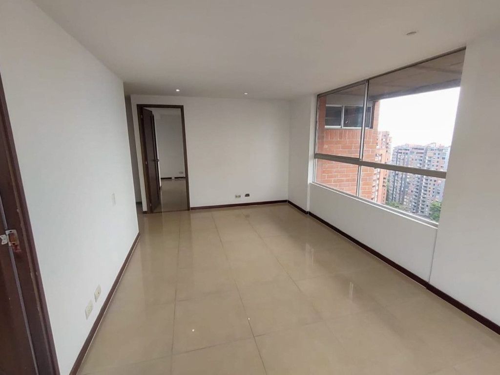 Apartamento en arriendo Antioquia Medellín El Poblado 140 m2 Habitaciones 3 Baños 4 Garajes 2 Precio $6300000
