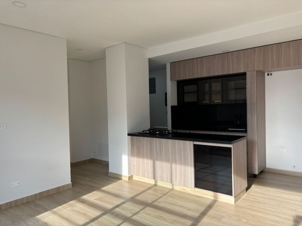 Apartamento en arriendo Antioquia Itagüí Itagüí 70 m2 Habitaciones 2 Baños 2 Garajes 1 Precio $2500000