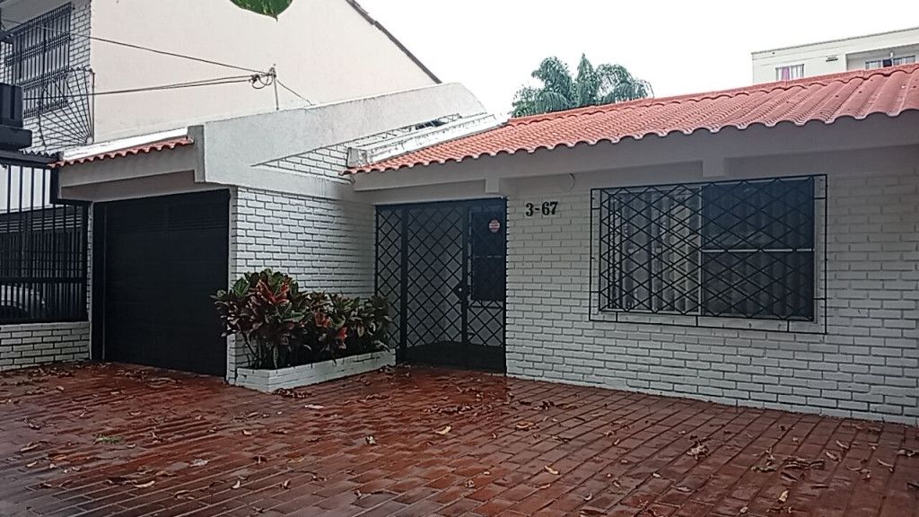 Casa en arriendo Valle Del Cauca Cali Cuarto De Legua - Guadalupe 278 m2 Habitaciones 5 Baños 4 Garajes 4 Precio $4100000