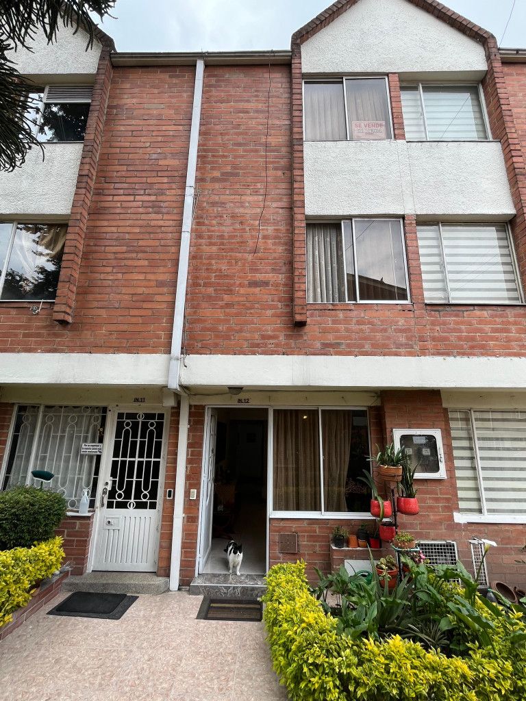Casa en venta Cundinamarca Bogotá Unidad Carabelas 75 m2 Habitaciones 3 Baños 2 Garajes 1 Precio $460000000
