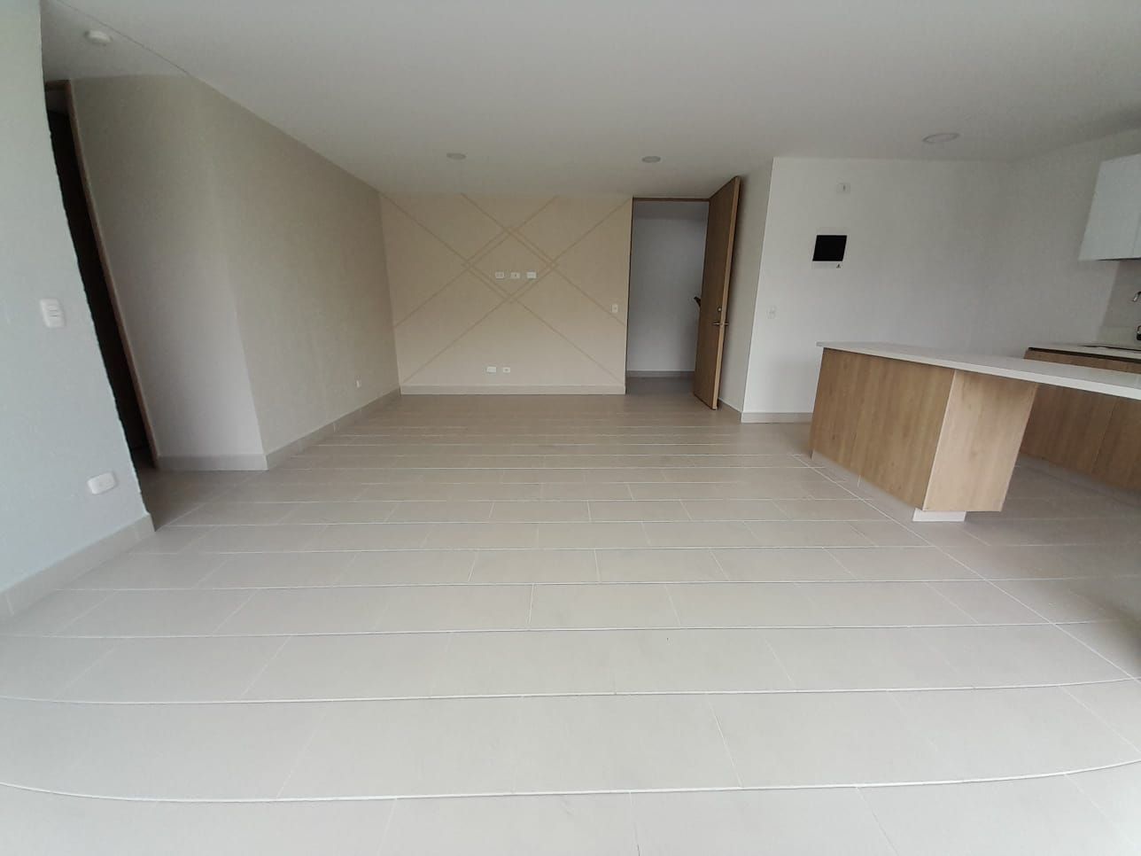 Apartamento en arriendo Antioquia Medellín Cuarta Brigada 102 m2 Habitaciones 3 Baños 3 Garajes 1 Precio $4800000