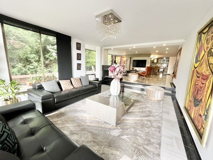 Apartamento en venta Cundinamarca Bogotá El Refugio 250 m2 Habitaciones 4 Baños 3 Garajes 2 Precio $2400000000