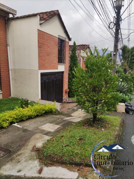 Casa en arriendo Antioquia Envigado Loma Del Barro 150 m2 Habitaciones 4 Baños 3 Garajes 1 Precio $4000000