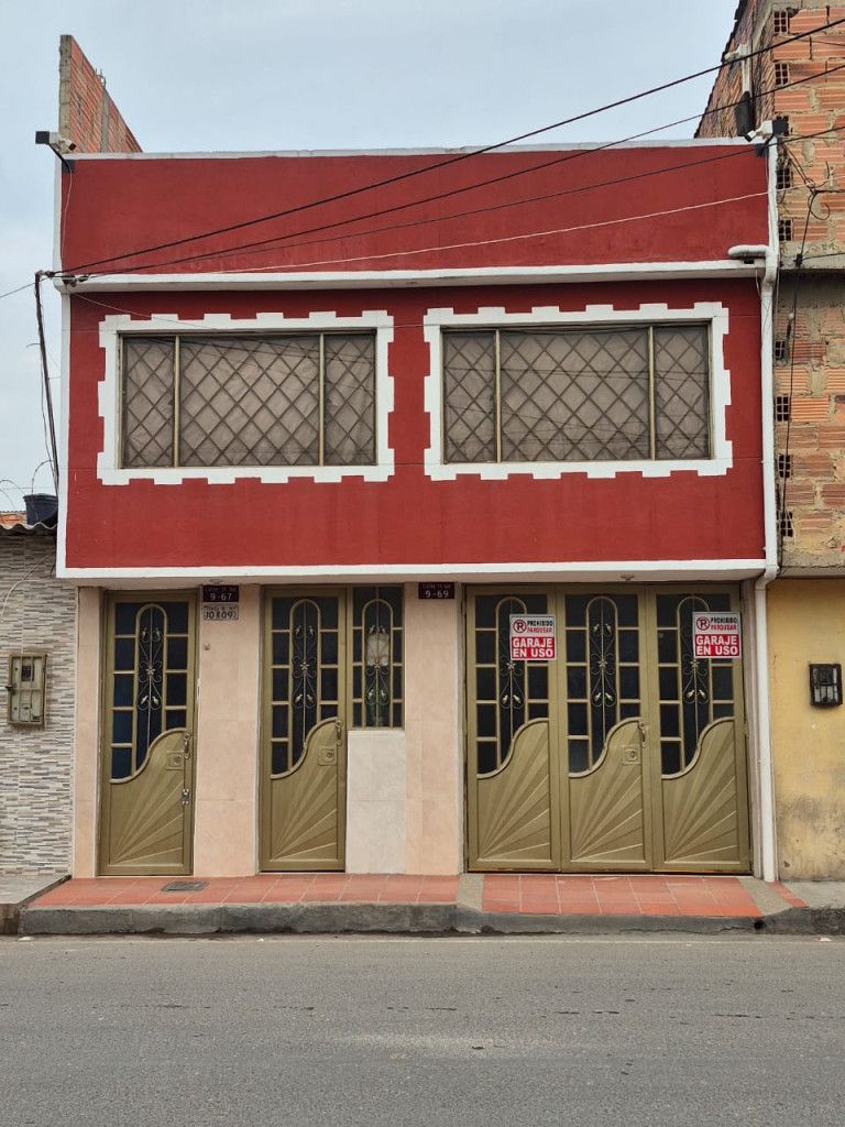 Casa en venta Cundinamarca Soacha La Laguna 144 m2 Habitaciones 6 Baños 2 Garajes 2 Precio $370000000
