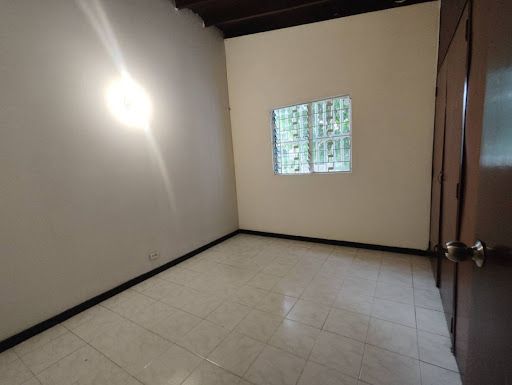 Casa en arriendo Antioquia Medellín Rosales 200 m2 Habitaciones 6 Baños 4 Garajes 1 Precio $7000000