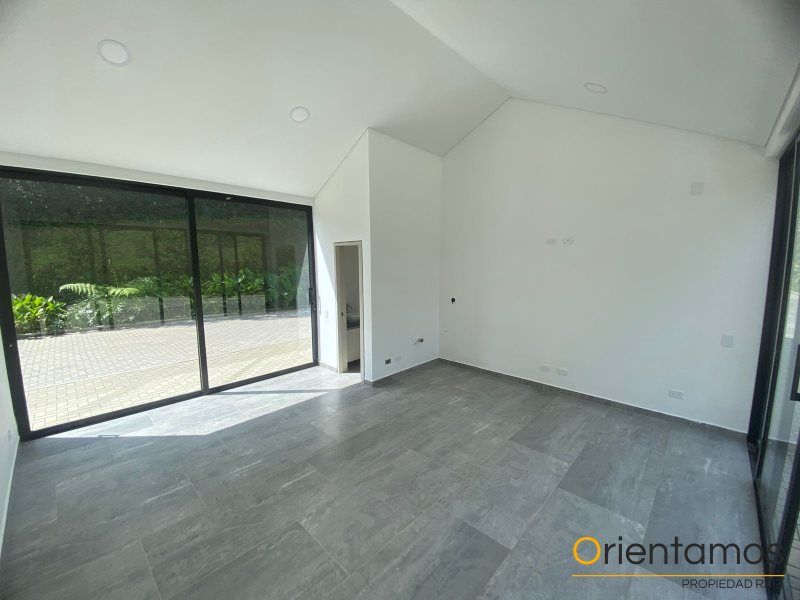Local en arriendo Antioquia Rionegro Centro 25 m2 Habitaciones 0 Baños 1 Garajes 0 Precio $2200000