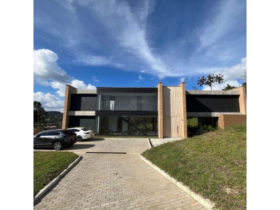 Casa en venta Antioquia Medellín Medellín 350 m2 Habitaciones 3 Baños 4 Garajes 4 Precio $3800000000