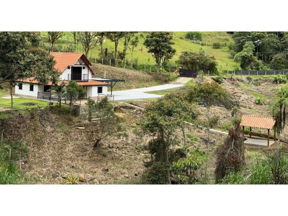 Casa en arriendo Antioquia Rionegro Rionegro 120 m2 Habitaciones 3 Baños 3 Garajes 2 Precio $5500000