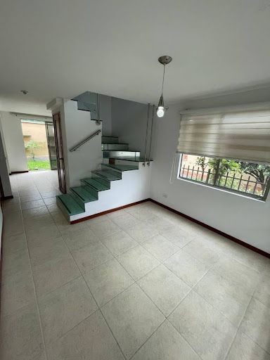 Casa en arriendo Antioquia Envigado Las Antillas 120 m2 Habitaciones 2 Baños 3 Garajes 2 Precio $4700000