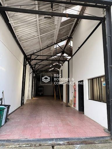 Bodega en arriendo Antioquia Envigado Bucarest 310 m2 Habitaciones 0 Baños 2 Garajes 0 Precio $14000000