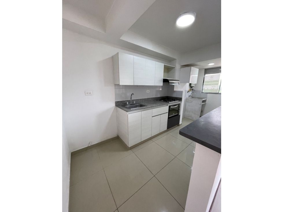 Apartamento en arriendo Antioquia Medellín Ferreni 70 m2 Habitaciones 2 Baños 2 Garajes 1 Precio $2800000