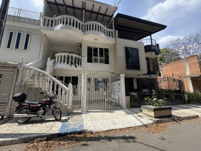 Apartamento en arriendo Valle Del Cauca Cali El Ingenio 75 m2 Habitaciones 2 Baños 2 Garajes 1 Precio $1550000