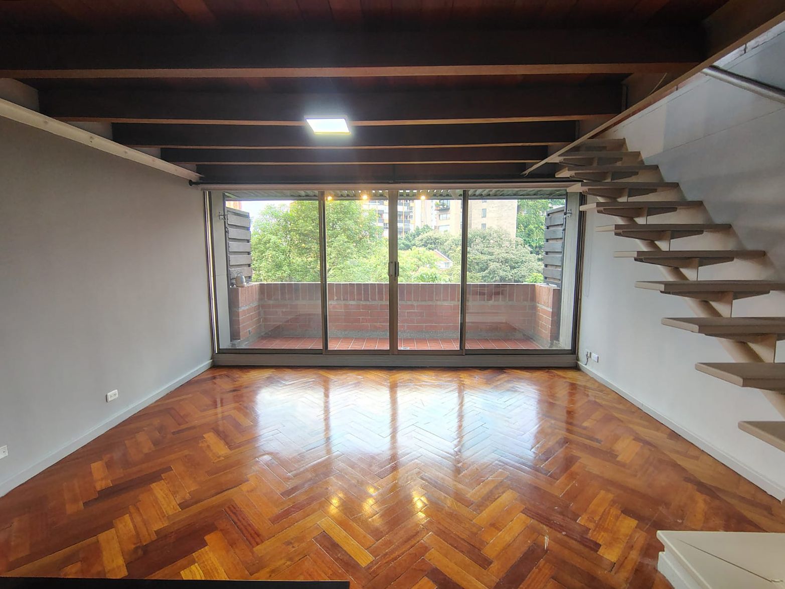 Apartamento en arriendo Antioquia Medellín Las Lomas No 1 75 m2 Habitaciones 1 Baños 2 Garajes 1 Precio $3850000