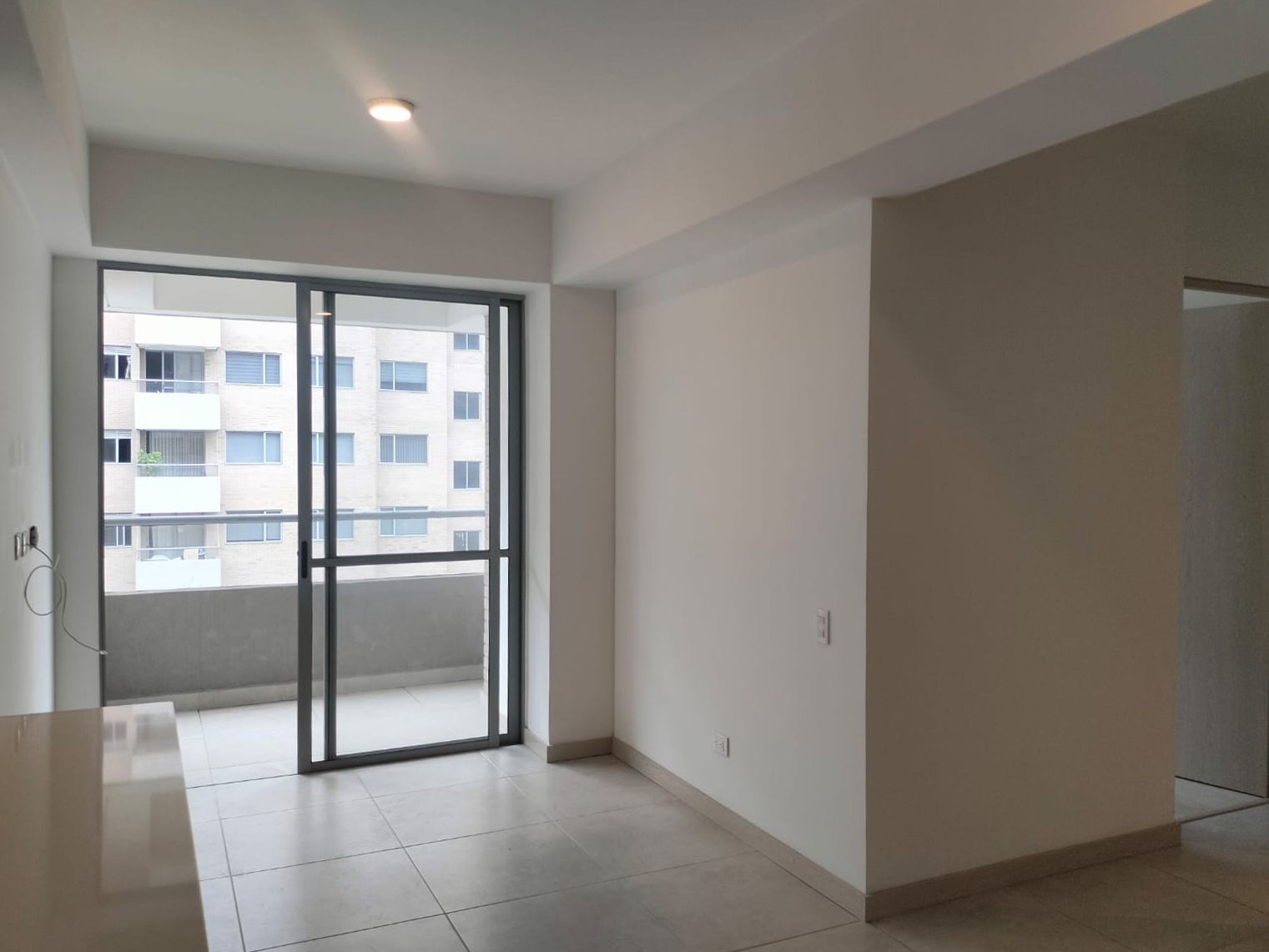 Apartamento en arriendo Antioquia Envigado Jardines 72 m2 Habitaciones 3 Baños 2 Garajes 1 Precio $3650000