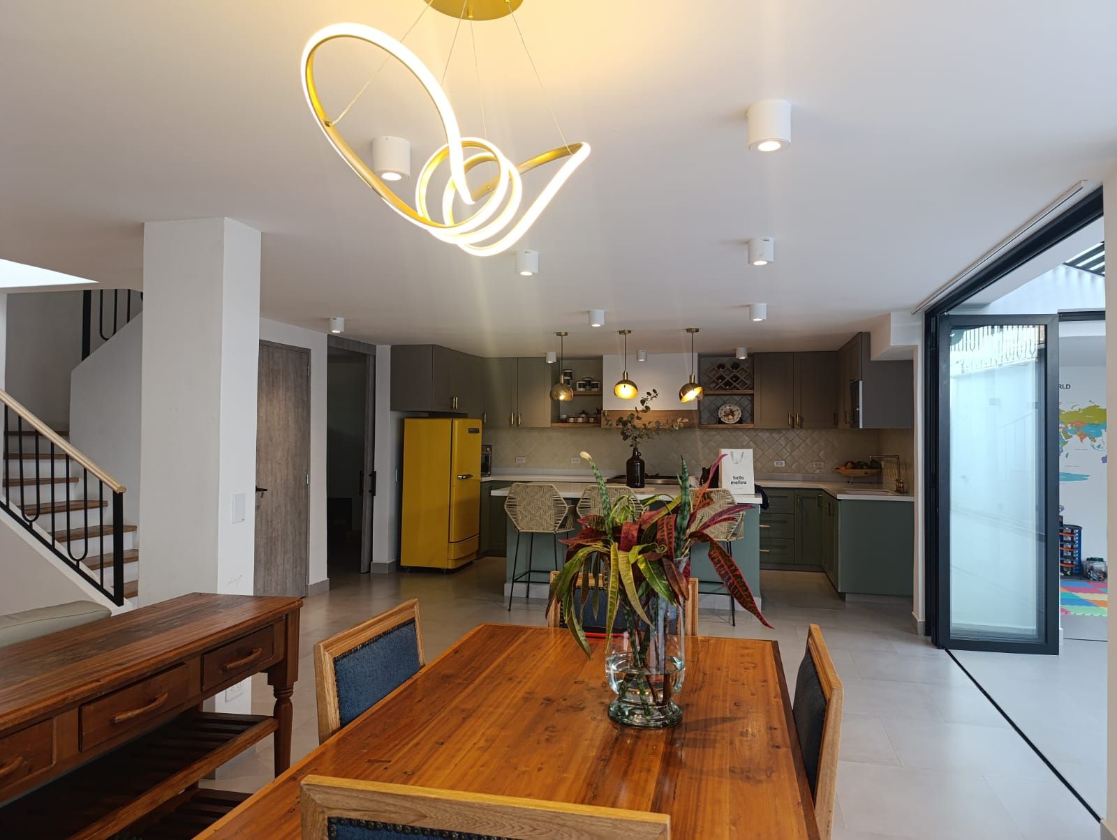 Casa en arriendo Antioquia Medellín El Tesoro 293 m2 Habitaciones 4 Baños 4 Garajes 2 Precio $12000000