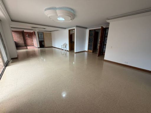 Apartamento en venta Antioquia Medellín Laureles 220 m2 Habitaciones 2 Baños 3 Garajes 2 Precio $1500000000