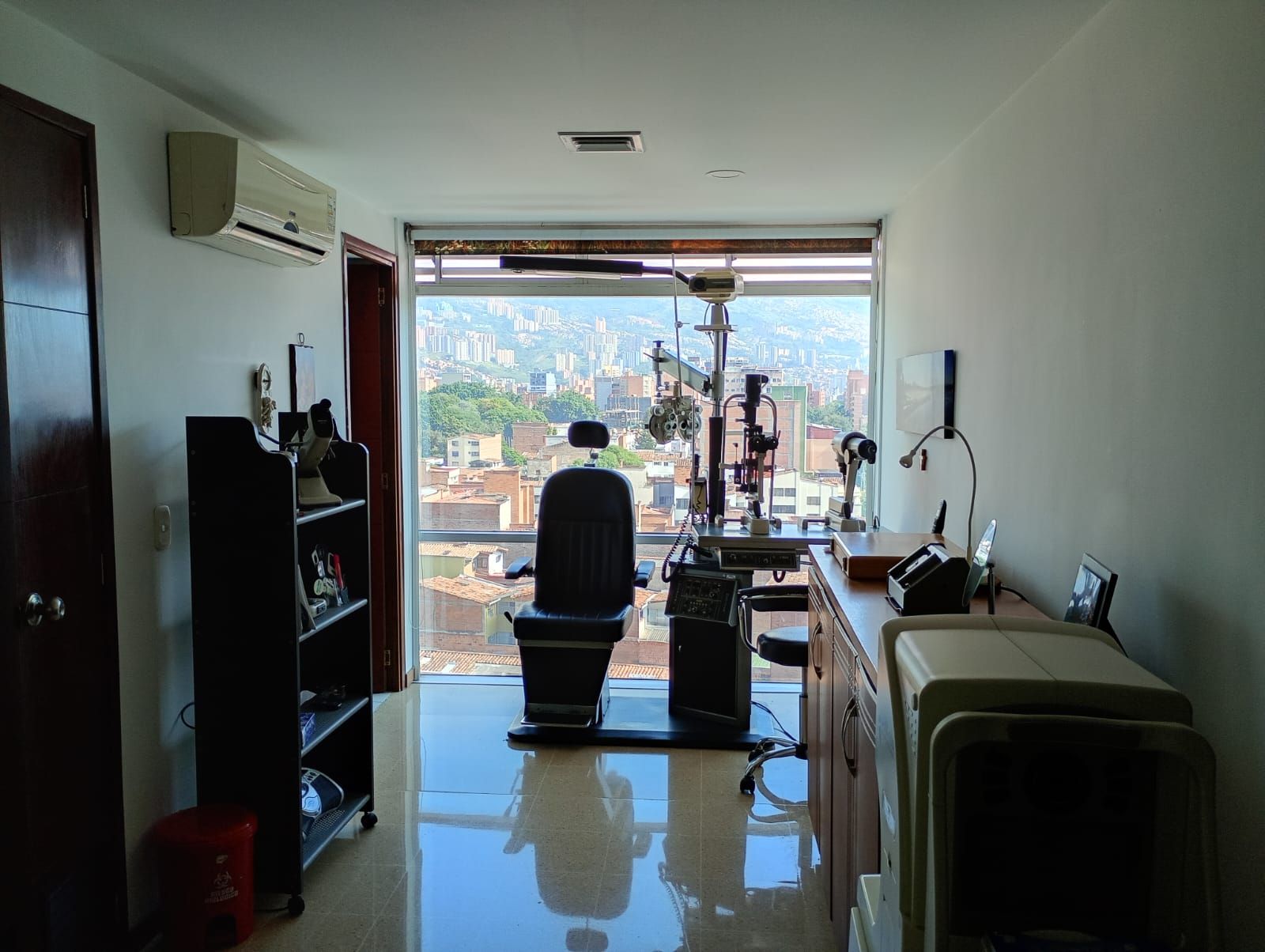 Oficina en arriendo Antioquia Medellín Las Acacias 35 m2 Habitaciones 0 Baños 1 Garajes 1 Precio $2900000