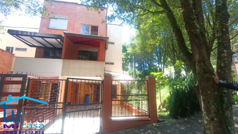 Casa en arriendo o venta Antioquia La Estrella Industrial 140 m2 Habitaciones 4 Baños 3 Garajes 1 Precio venta $750000000 Precio arriendo $3300000