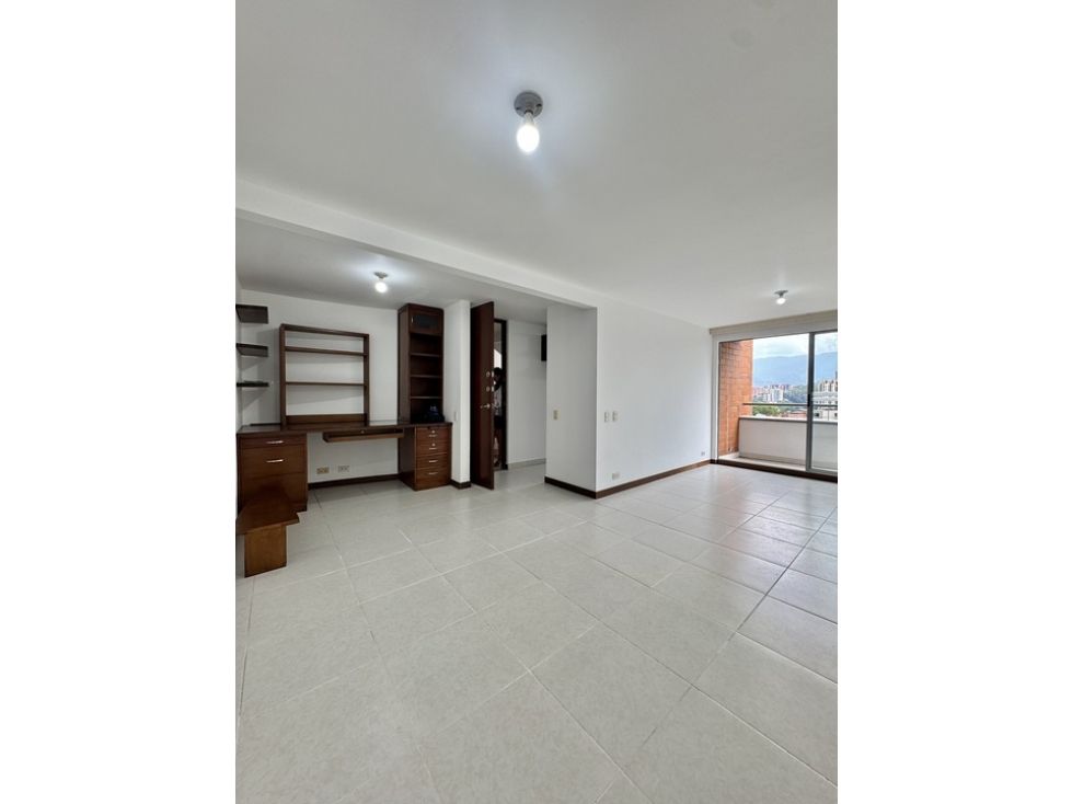 Apartamento en venta Antioquia Medellín Loma De Los Bernal 87 m2 Habitaciones 3 Baños 2 Garajes 2 Precio $680000000