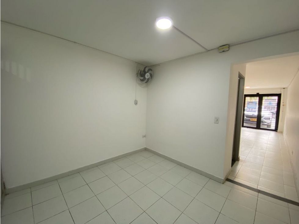 Local en arriendo Antioquia Medellín El Nogal Los Almendros 45 m2 Habitaciones 0 Baños 2 Garajes 0 Precio $2950000