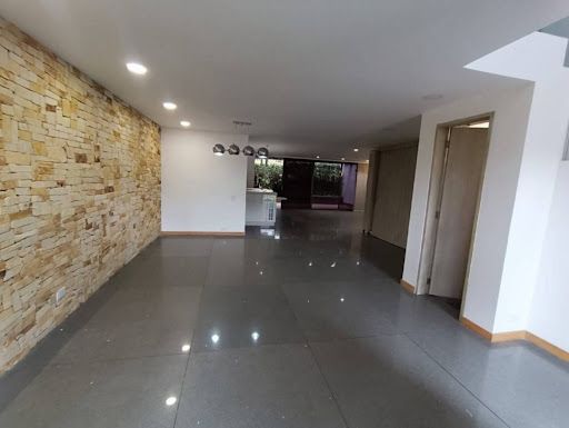 Casa en arriendo Antioquia Itagüí Santa Catalina 220 m2 Habitaciones 4 Baños 4 Garajes 1 Precio $7500000