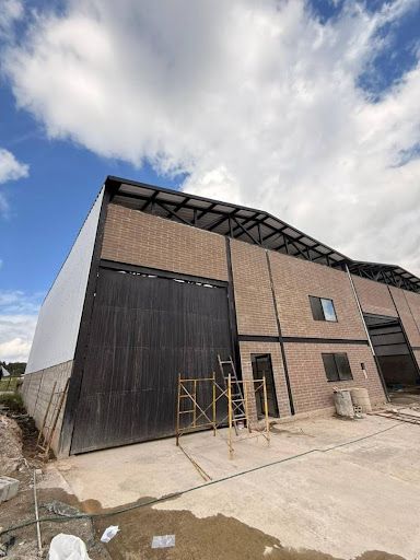 Bodega en arriendo Antioquia La Ceja La Ceja 250 m2 Habitaciones 0 Baños 2 Garajes 4 Precio $7000000