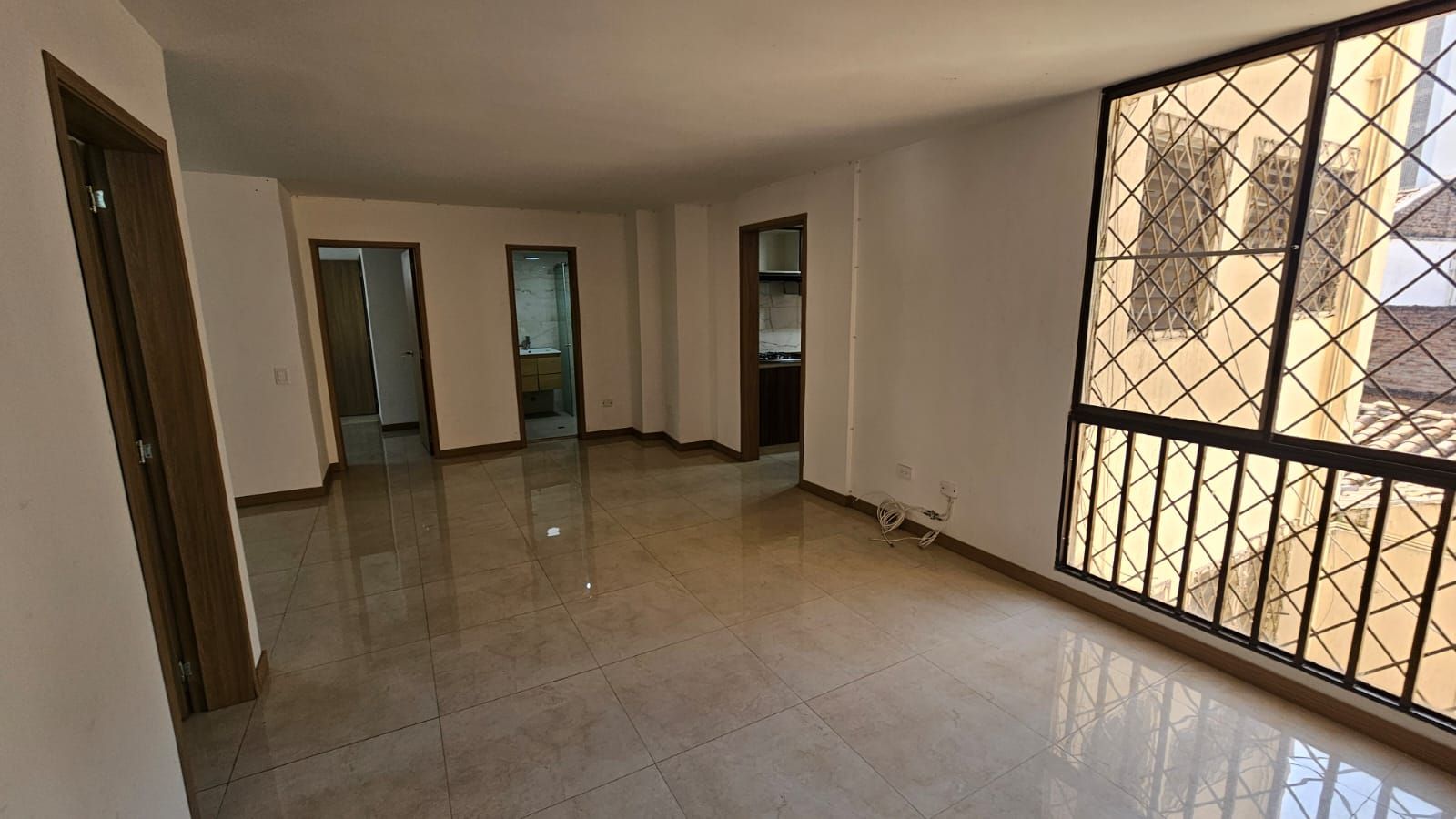 Apartamento en arriendo Valle Del Cauca Cali Juanambú 75 m2 Habitaciones 2 Baños 3 Garajes 1 Precio $2000000