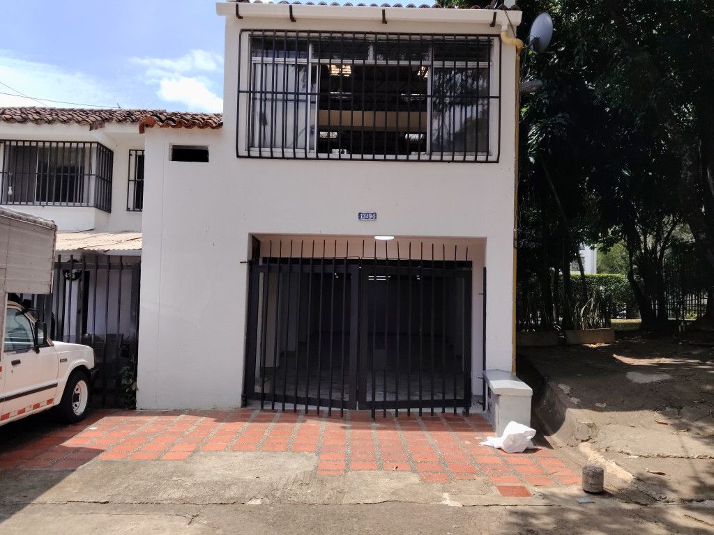 Local en arriendo Valle Del Cauca Cali Bosques Del Limonar 180 m2 Habitaciones 0 Baños 2 Garajes 0 Precio $4700000