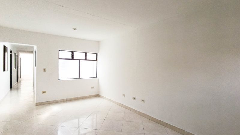 Apartamento en arriendo Antioquia Medellín El Diamante 85 m2 Habitaciones 3 Baños 1 Garajes 0 Precio $1800000