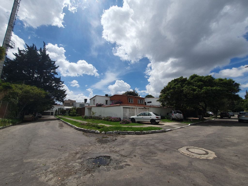 Casa en venta Cundinamarca Bogotá Pasadena 0 m2 Habitaciones 5 Baños 3 Garajes 6 Precio $1300000000