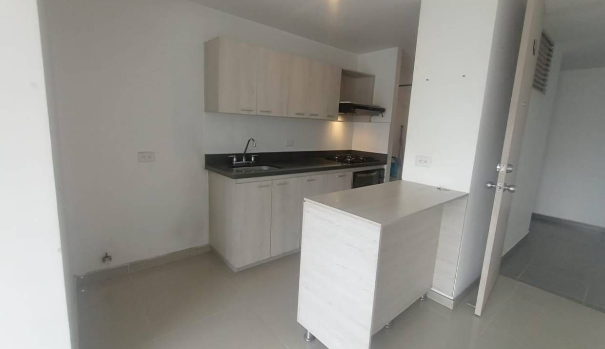Apartamento en arriendo Antioquia Envigado Jardines 67 m2 Habitaciones 3 Baños 2 Garajes 0 Precio $3300000