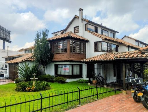 Casa en arriendo Cundinamarca Bogotá La Calleja 270 m2 Habitaciones 4 Baños 5 Garajes 2 Precio $8000000