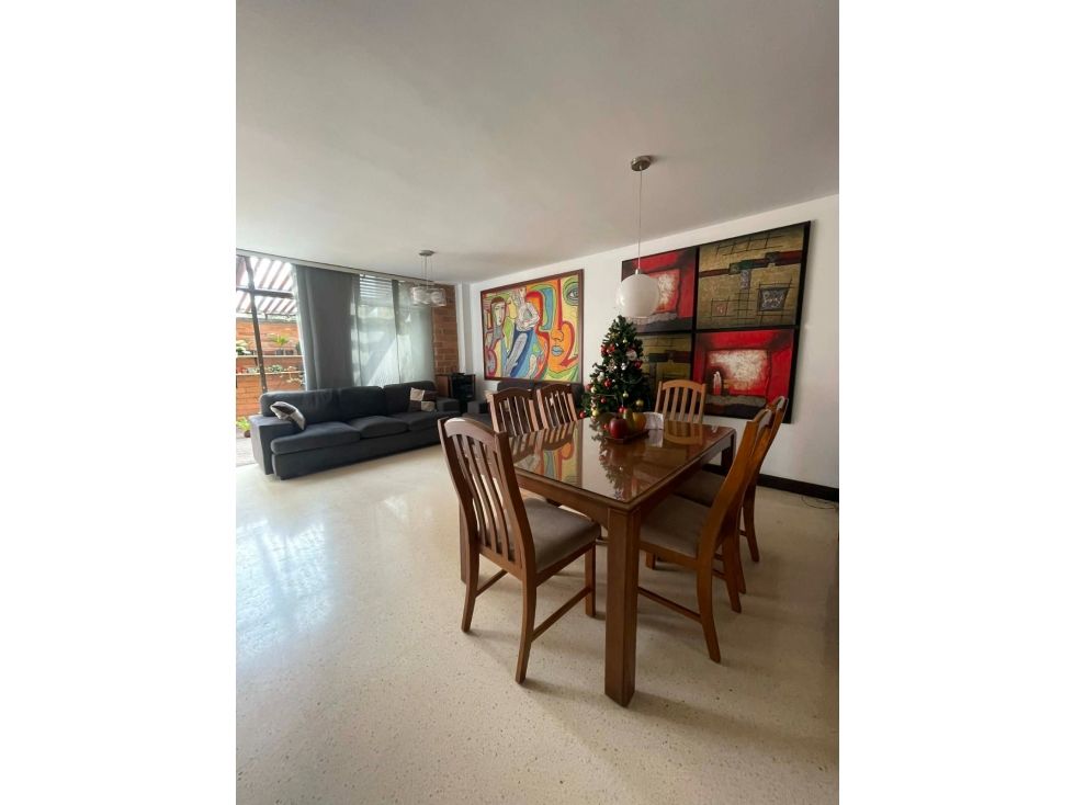 Casa en venta Antioquia Itagüí Pilsen 147 m2 Habitaciones 3 Baños 2 Garajes 2 Precio $980000000