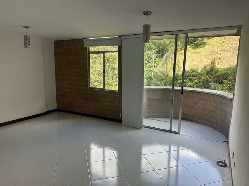 Apartamento en arriendo Antioquia Medellín Colombia 55 m2 Habitaciones 2 Baños 2 Garajes 1 Precio $2700000