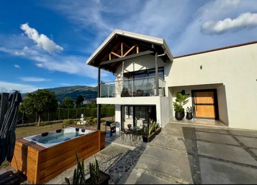 Casa Campestre en arriendo Antioquia Envigado San Rafael 400 m2 Habitaciones 4 Baños 4 Garajes 2 Precio $12000000