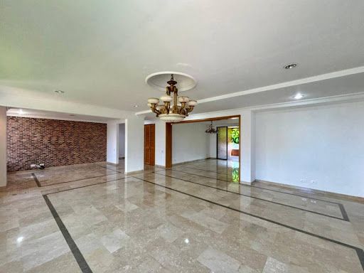 Apartamento en arriendo Antioquia Medellín Los Balsos No2 230 m2 Habitaciones 3 Baños 4 Garajes 3 Precio $12000000