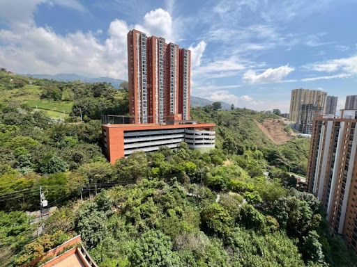Apartamento en arriendo Antioquia Medellín Santa Rosa De Lima 665 m2 Habitaciones 2 Baños 2 Garajes 1 Precio $2800000