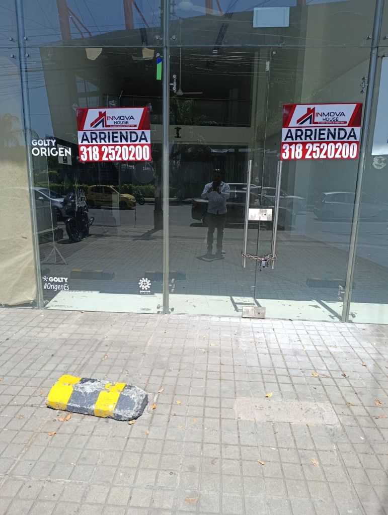 Local en arriendo Valle Del Cauca Cali Eucarístico 320 m2 Habitaciones 0 Baños 2 Garajes 2 Precio $15000000