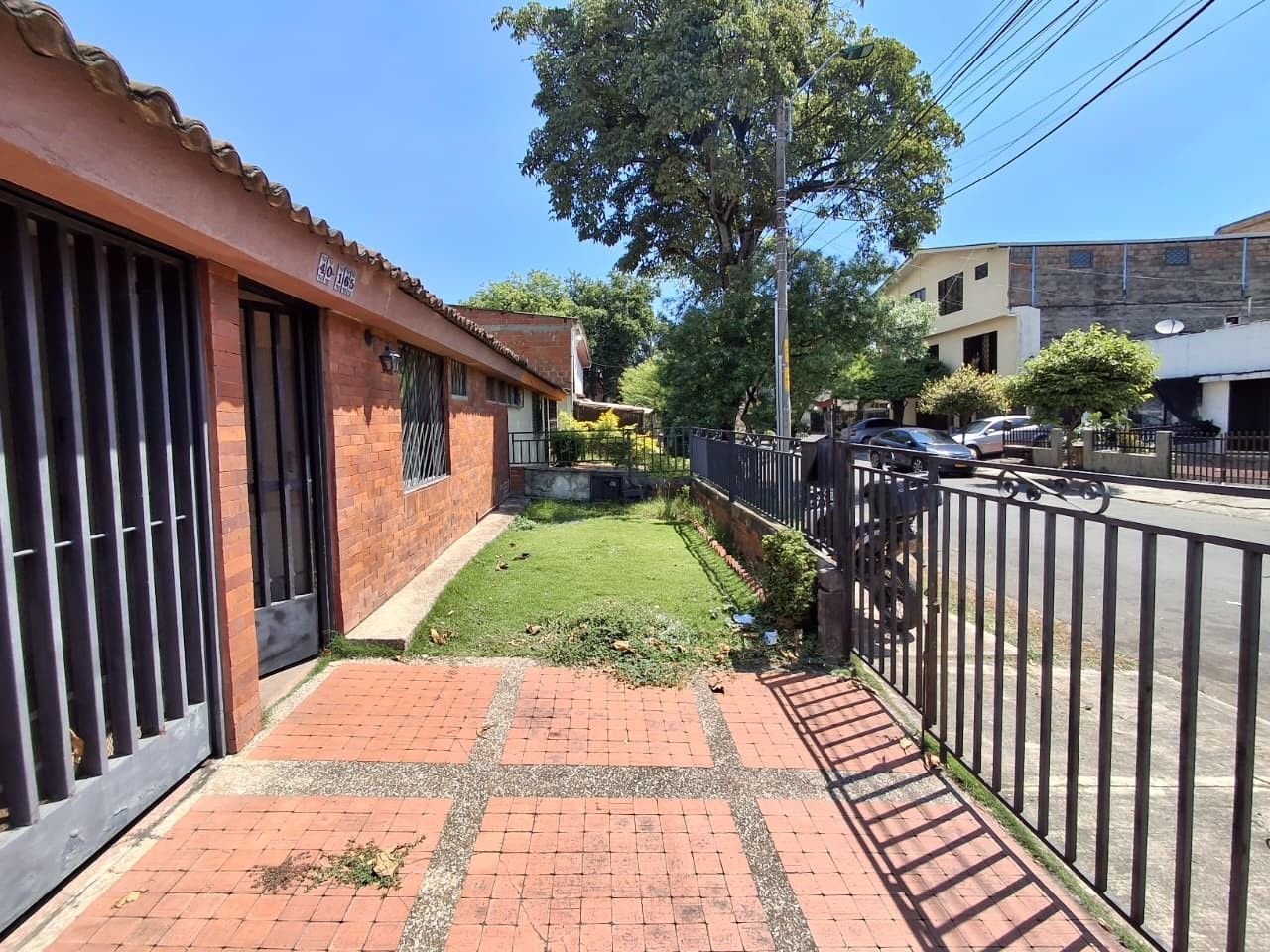 Casa en arriendo Valle Del Cauca Cali Vipasa 264 m2 Habitaciones 2 Baños 2 Garajes 2 Precio $3000000